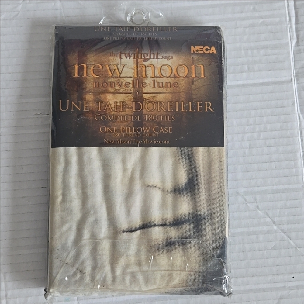 The Twilight Saga New Moon NECA One Pillow Case (Eward & Jacob) EACH